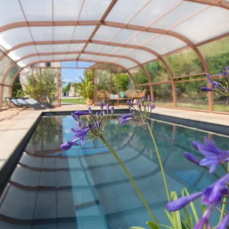 Maison De Jean Bed and Breakfast 3*