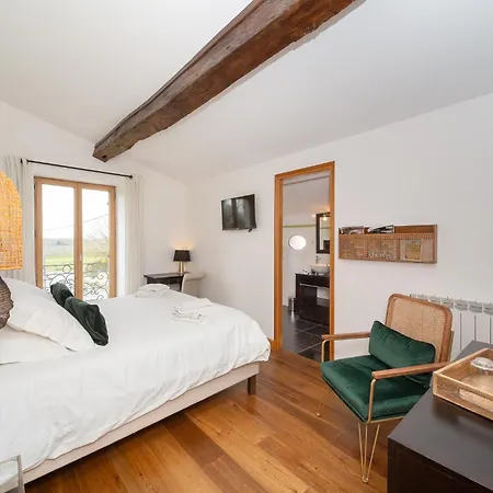 Maison De Jean Bed & Breakfast