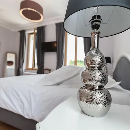 Maison De Jean Bed and Breakfast 3*