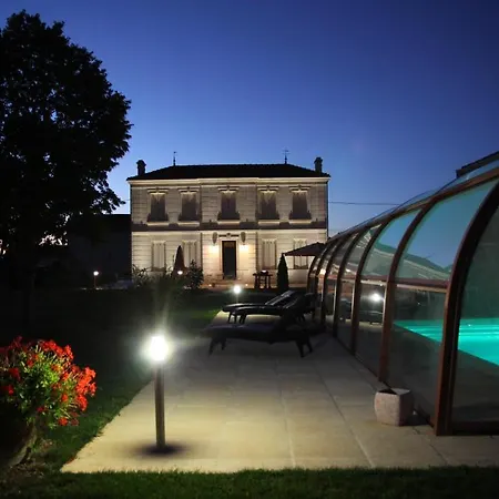 Maison De Jean Bed & Breakfast