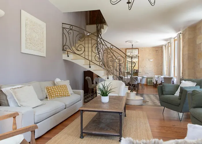 Maison De Jean Bed & Breakfast 3*