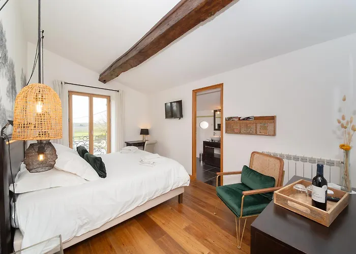 Maison De Jean Bed & Breakfast